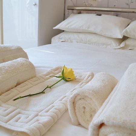 تينبي White Rose Guest House المظهر الخارجي الصورة