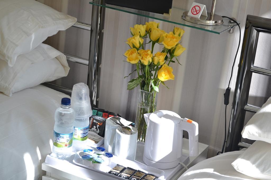 تينبي White Rose Guest House الغرفة الصورة