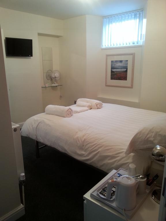 تينبي White Rose Guest House الغرفة الصورة