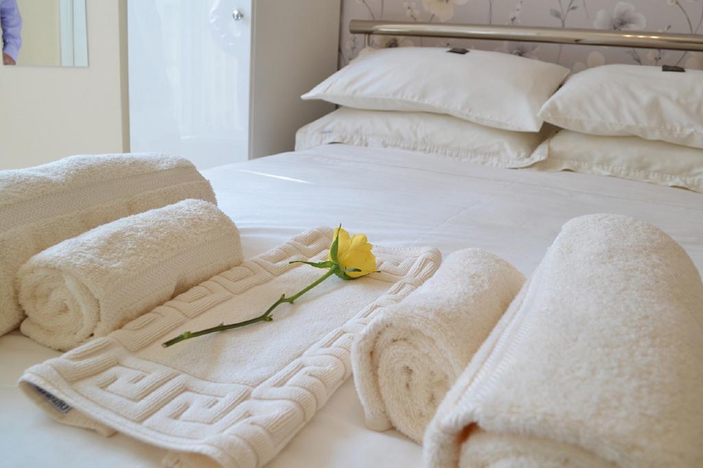 تينبي White Rose Guest House المظهر الخارجي الصورة